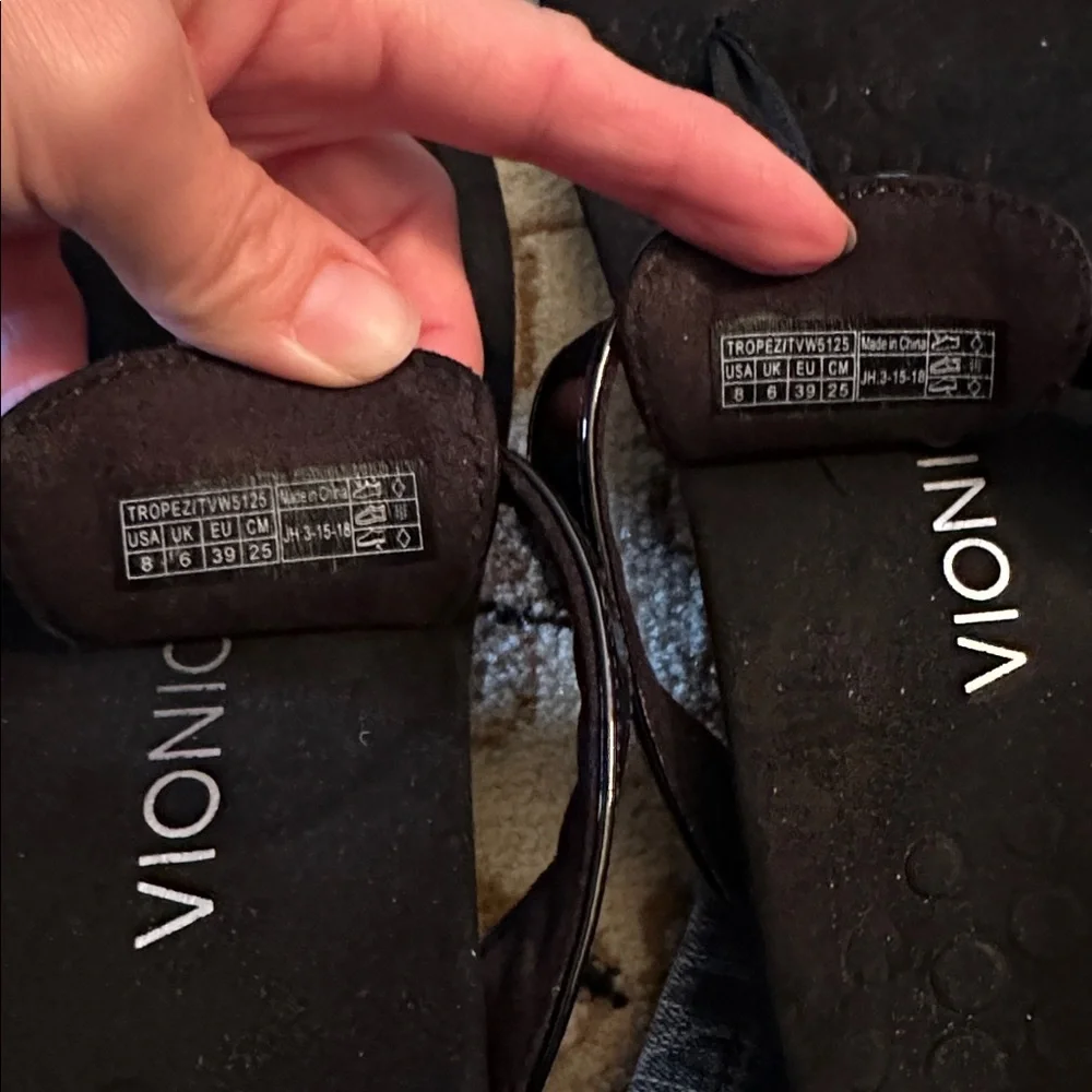 Vionic - Picture 2 of 7